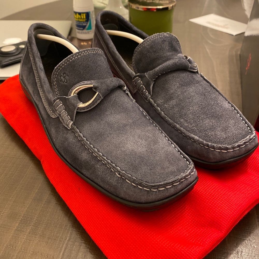 Men’s Donald J. Pliner, size 9 loafer